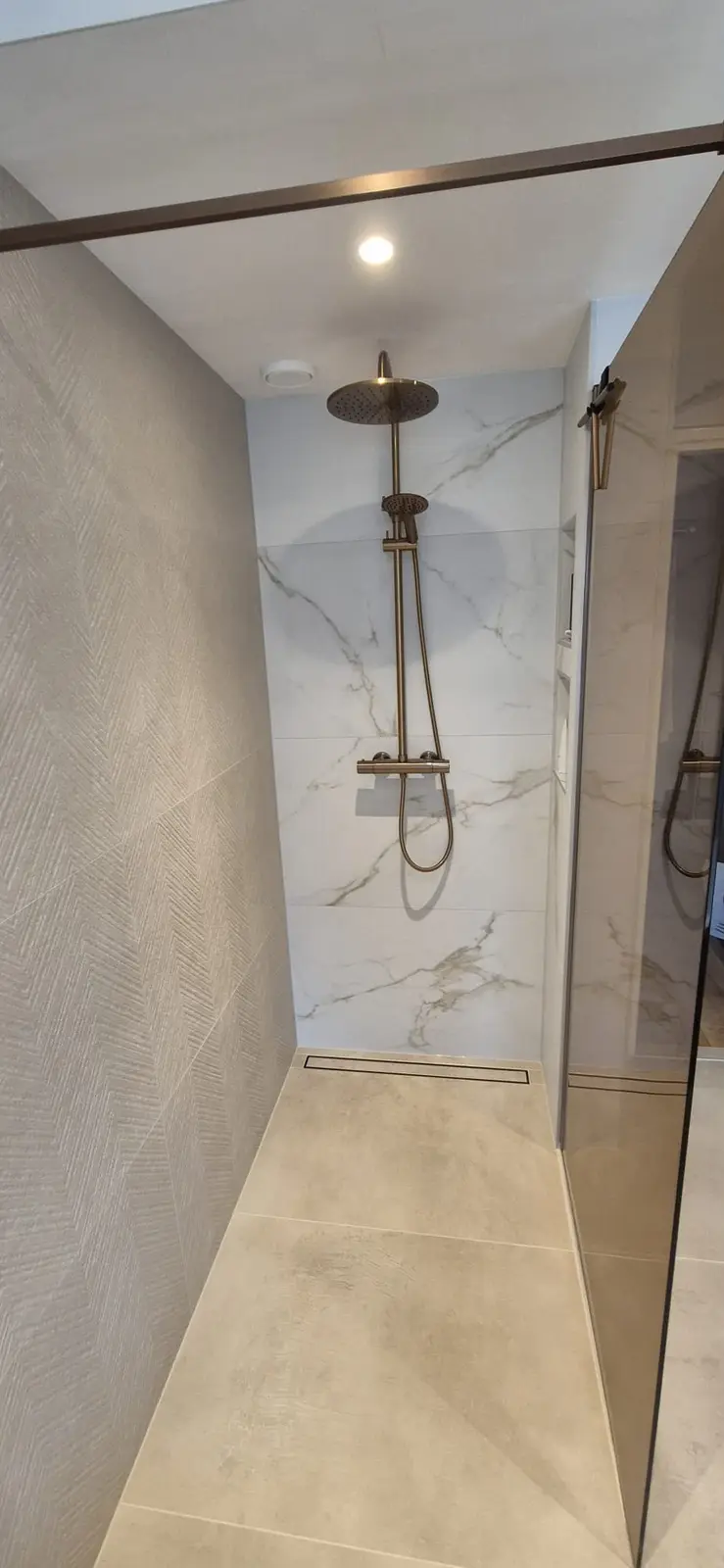 Afgewerkte badkamer door Artdrecht (6)